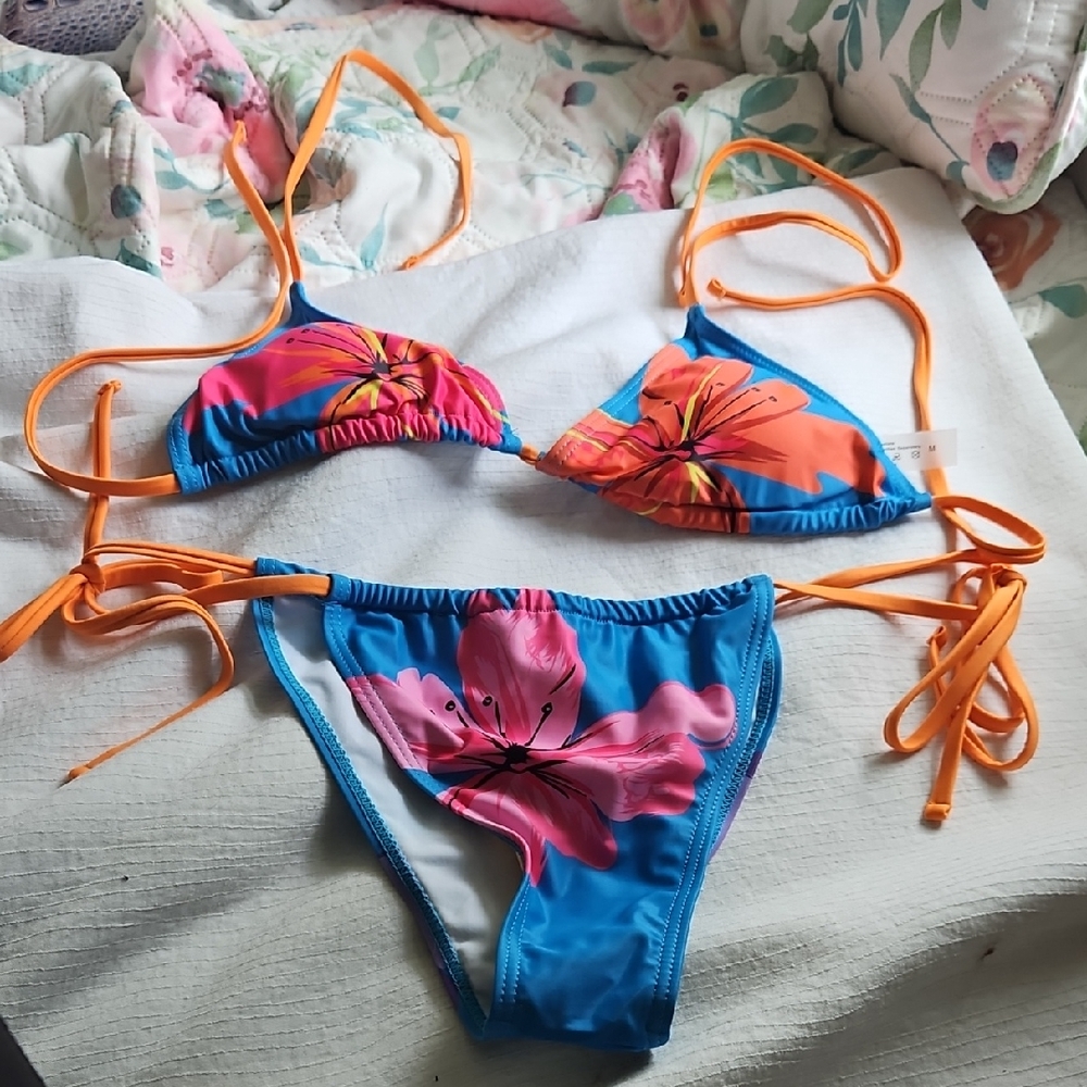 NWOT Blue Floral BIKINI
